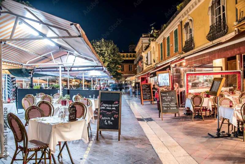 Installation de store extérieur pour restaurants à Valence dans la Drôme