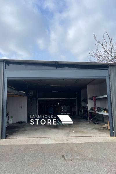 Volet roulant motorisé sur mesure à Valence 26000, proche de Bourg-lès-Valence 26500