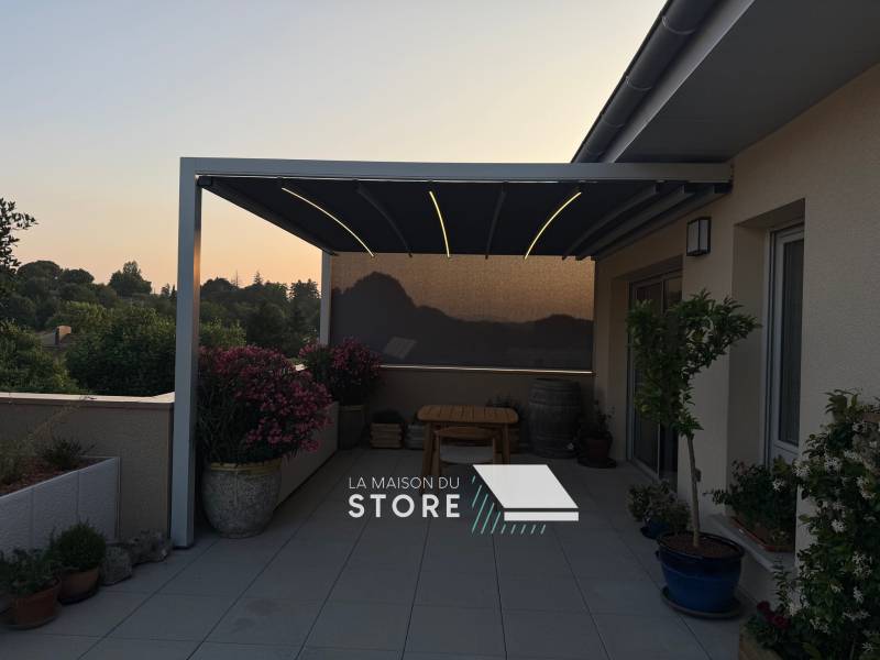 Vente d'une pergola à toile rétractable KE à Crest (26400), proche de Livron-sur-Drôme (26250) 