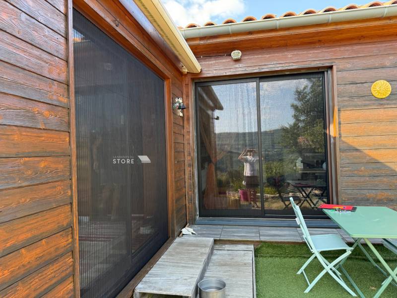 Vente et pose de moustiquaires latérales plissées sur mesure, à Saint-Barthélemy-Grozon (07270), proche d'Alboussière (07440)