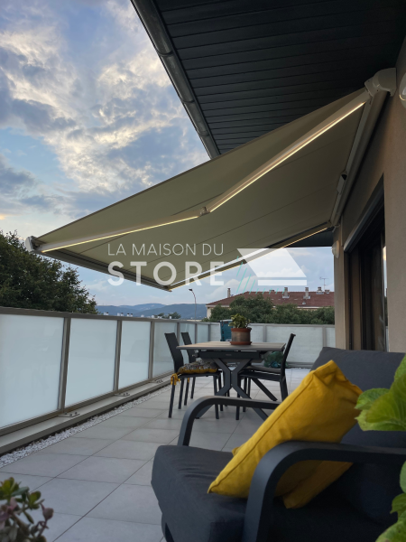 Pose de deux stores bannes motorisés à Portes Les Valence 26800