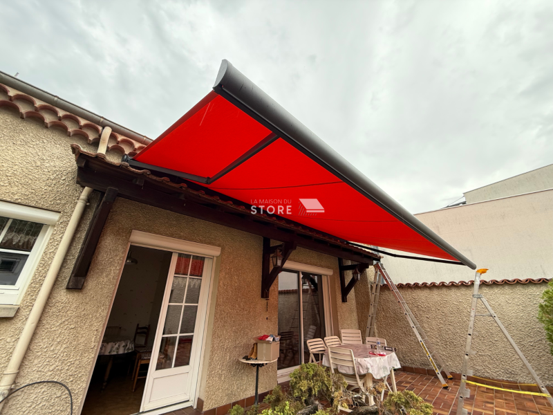 Store banne en aluminium haut de gamme sur mesure fabriqué en France 