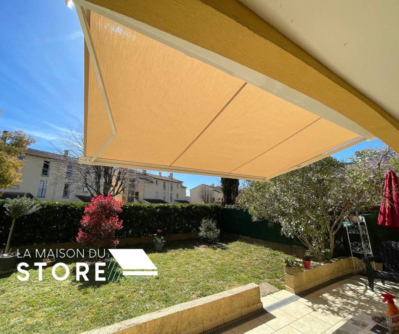 Pose d'un Store Banne coffre motorisé à Guilherand-Granges 07500, proche de Valence 26000