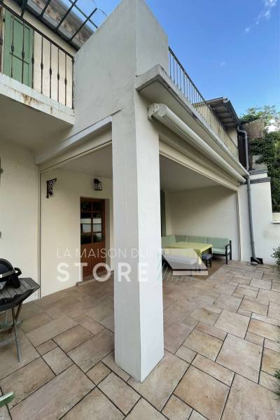 Mise en place d'un store banne coffre sur mesure à Valence (26000)