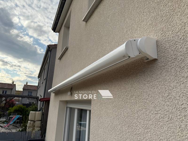 Pose d'un store banne coffre motorisé à Guilherand-Granges (07500), proche de Valence (26000)