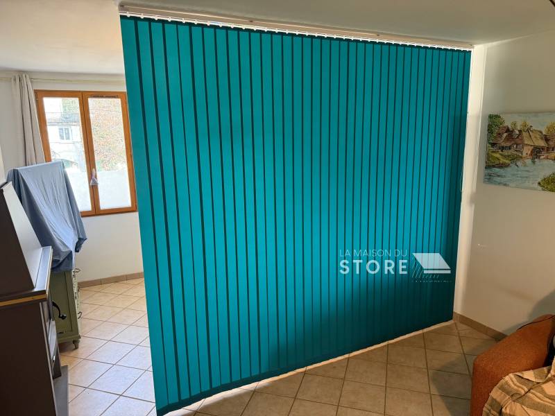 Store Californien déployé à Alboussière (07440), proche de Saint-Péray (07130)