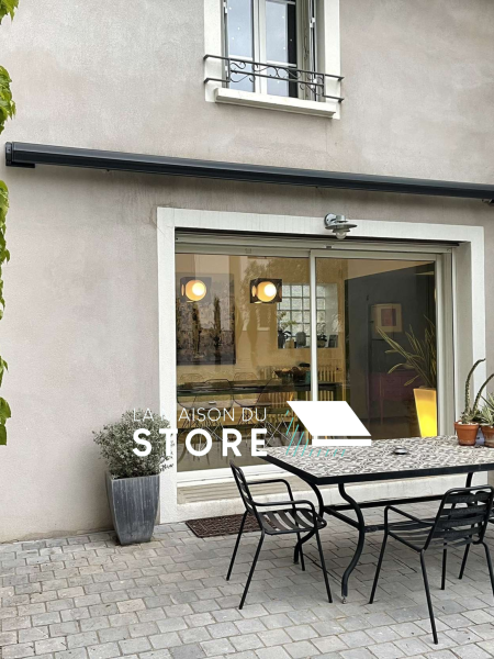 Pose d'un store banne coffre SOMFY IO à Valence 26000