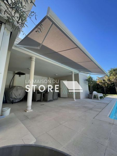 Fabrication d'un store banne coffre motorisé SOMFY sur mesure à Soyons 07130 près de Valence 26000