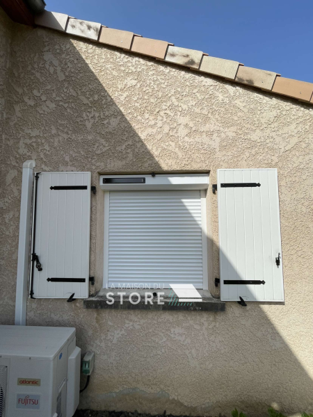 Installation de volets roulants solaires à Valence 26000