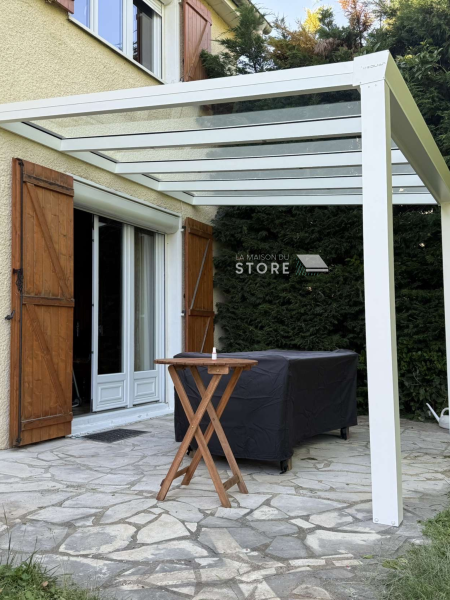 Pergola à toiture vitrée en aluminium