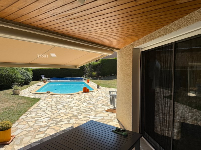 Store banne coffre COMPACTO KE France à Soyons