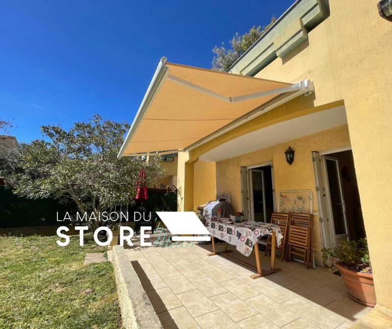 Installation du store banne coffre sur mesure 