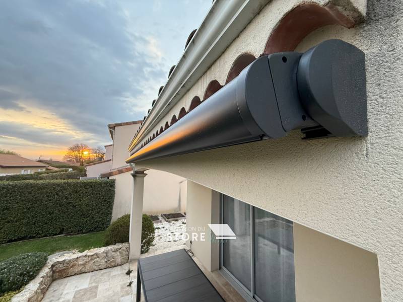 Installation et pose d'un store banne coffre à Alixan (26300), proche de Saint-Marcel-lès-Valence (26320)