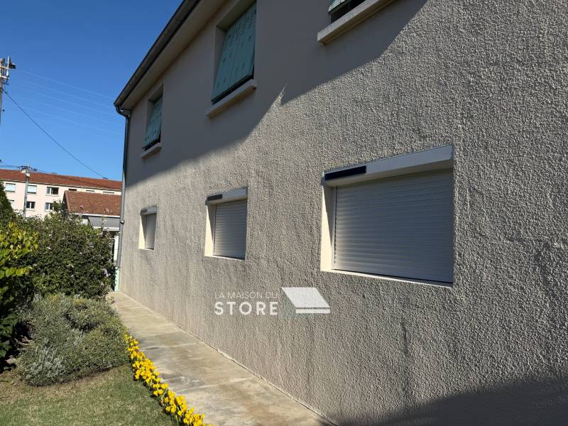 Installation de volets roulants solaires à Bourg-lès-Valence (26500), proche de Valence (26000)