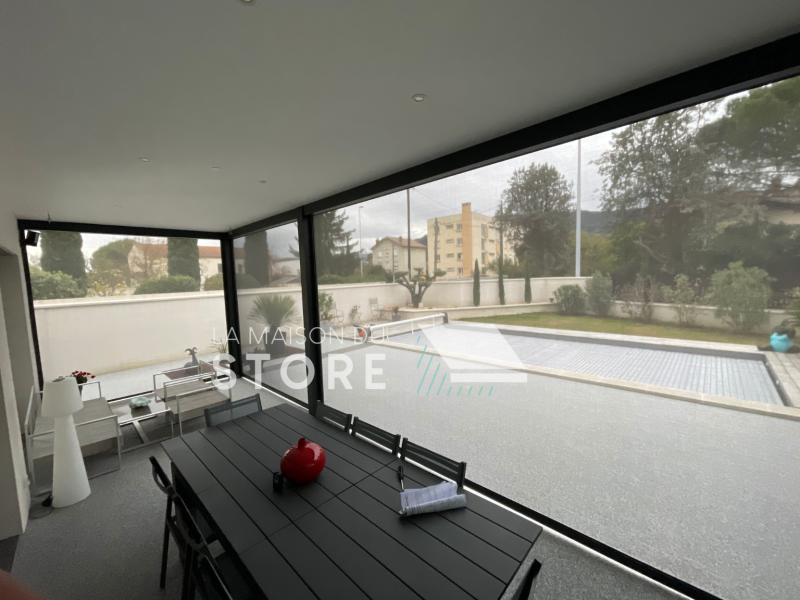 Vue intérieur stores verticaux zip à guilherand-granges 07500