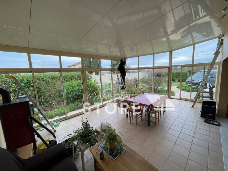 Stores à bandes verticales à Saint-Péray 07130 proche de Valence 26000