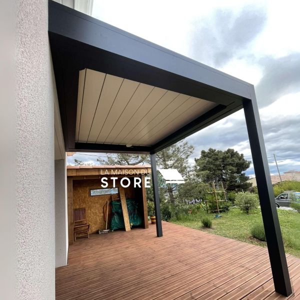 Conception d'une pergola bioclimatique lames orientables en aluminium à Saint-Péray