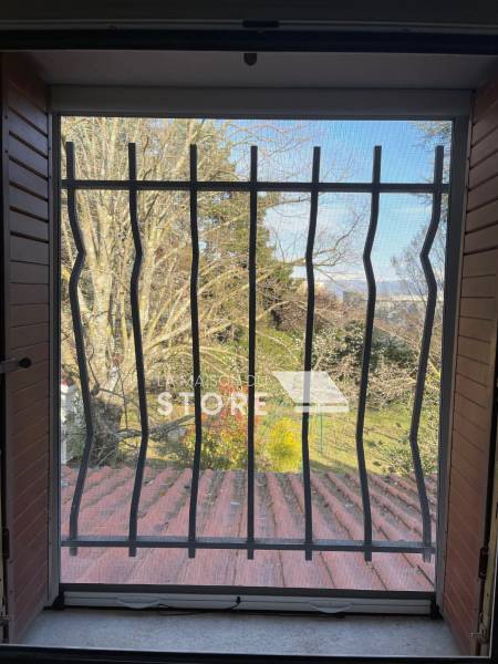 Fabrication, vente et mise en place d'une moustiquaire à toile plissée à Valence 26000