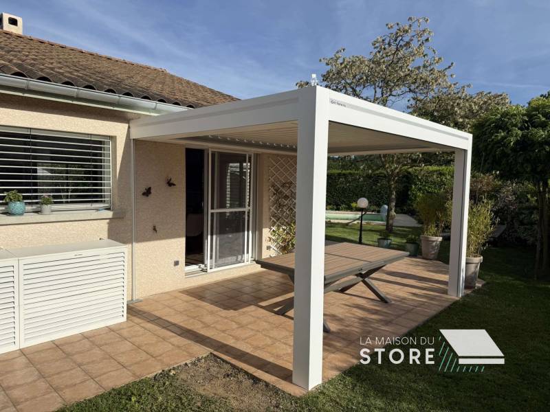Vente et pose d'une pergola bioclimatique à Alboussière 07440, proche de Saint-Péray 07130