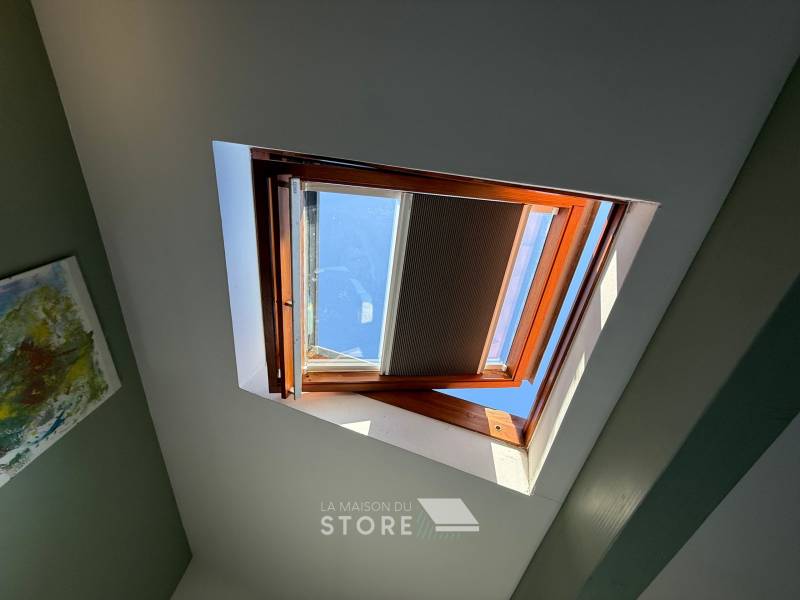 Fourniture et pose d'un store intérieur plissé WSE à Guilherand-Granges (07500), proche de Valence (26000)