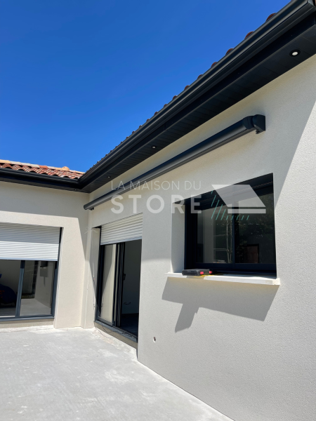 Votre store banne s'intègre parfaitement à votre façade 