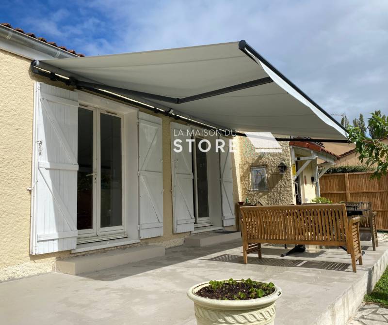 Installation d'un store banne monobloc à Guilherand-Granges 07500 proche de Saint-Péray 07130