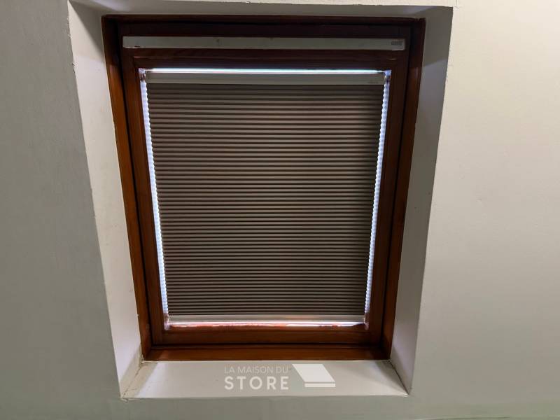 Vente et pose d'un store intérieur plissé WSE à Guilherand-Granges (07500), proche de Valence (26000)