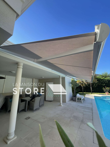 Confection d'un store banne coffre motorisé SOMFY sur mesure à Soyons 07130 près de Valence 26000