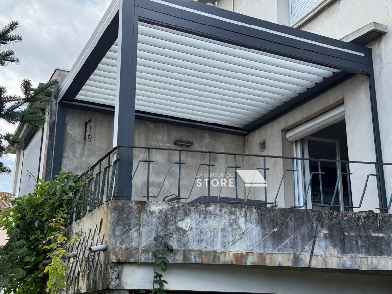 Lames orientables sur une pergola bioclimatique à Guilherand-Granges 07500, proche de Valence 26000