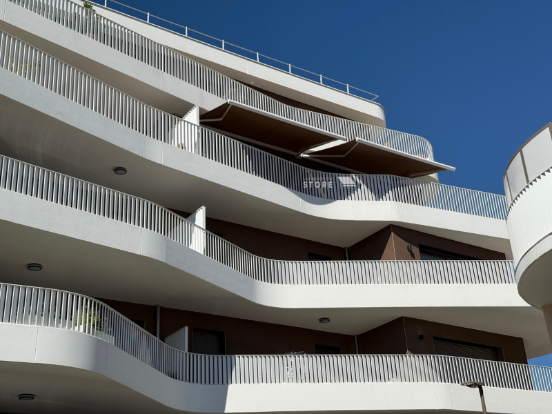 Store banne coffre COMPACTO KE France – Design moderne et performance à Valence