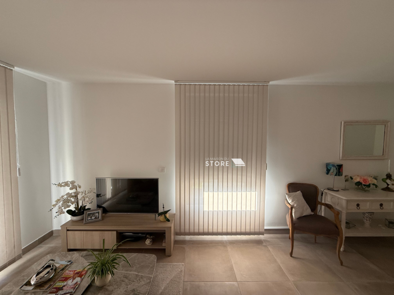 Installation de stores californiens intérieurs sur mesure à Saint-Péray (07130) – confort et élégance