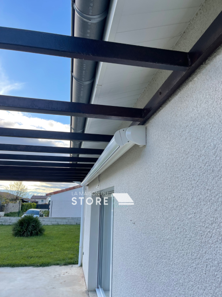 Votre store banne s'intègre parfaitement à votre façade