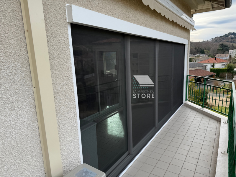 Installation d'une moustiquaire enroulable motorisée à Saint Péray 07130 proche de Valence 26000