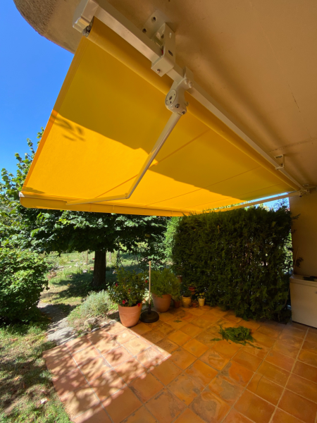 Mise en place d'un store extérieur motorisé sur la commune de la Roche de Glun 26600 proche de Valence 26000