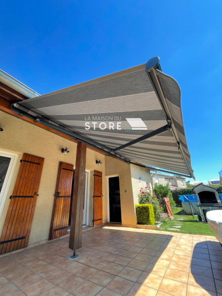 store banne traditionnel sur mesure à Bourg Les Valence