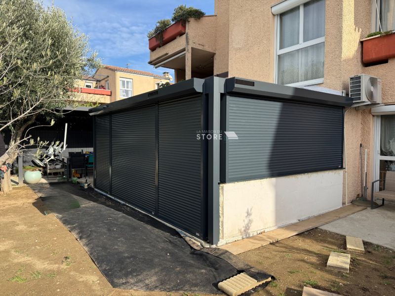 Installation de volets roulants solaires SOMFY RS100 io à Guilherand-Granges 07500 proche de Saint Péray 07130