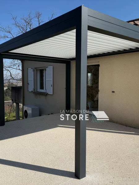 Installation d'une pergola bioclimatique à Saint Péray 07130 proche de Valence 26000