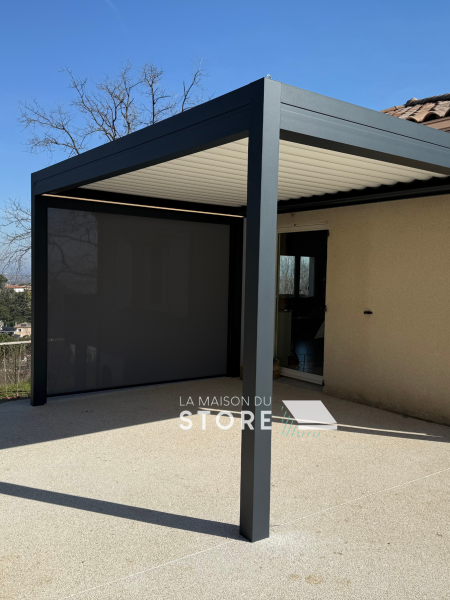 Installation d'une pergola bioclimatique à Saint Péray 07130 proche de Valence 26000