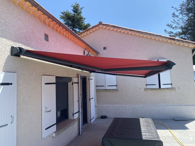 Installation d'un store banne coffre SOMFY à Vernoux-en-vivarais 07240