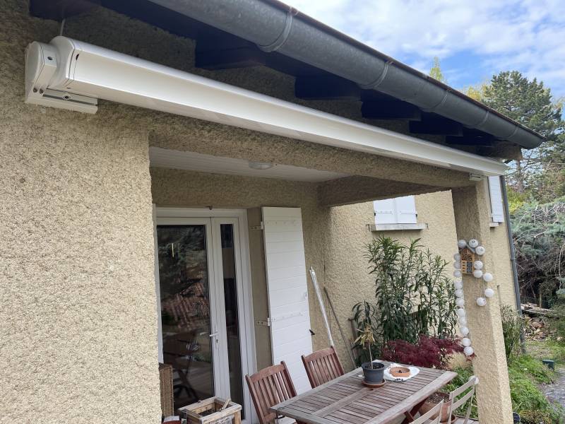 Store Coffre modern à Saint-Péray 07130