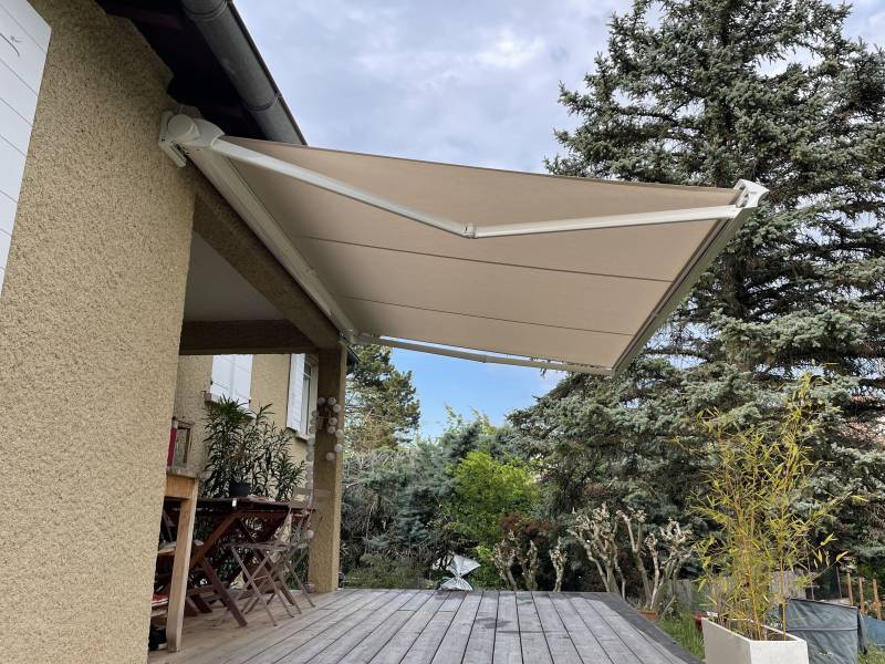 Pose d'un Store Extérieur Coffre à Saint-Péray 07130