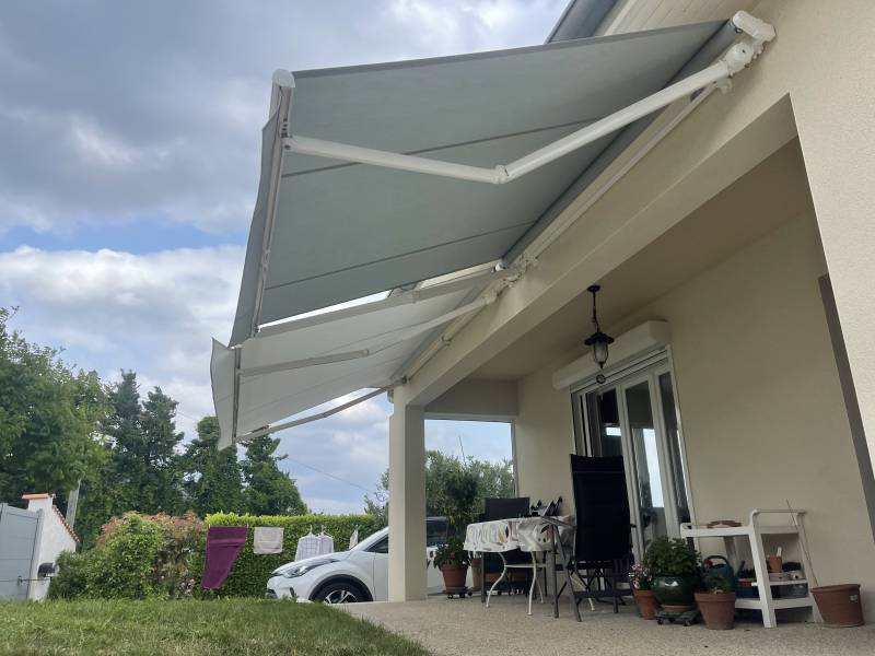 Stores extérieurs à Saint-Péray 07130