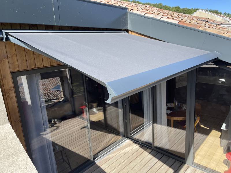 Store extérieur à Peyrus 26120 proche de Chabeuil