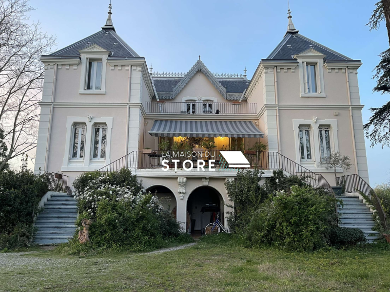 Pose d'un store banne traditionnel à Guilherand Granges 07500 proche de Valence 26000