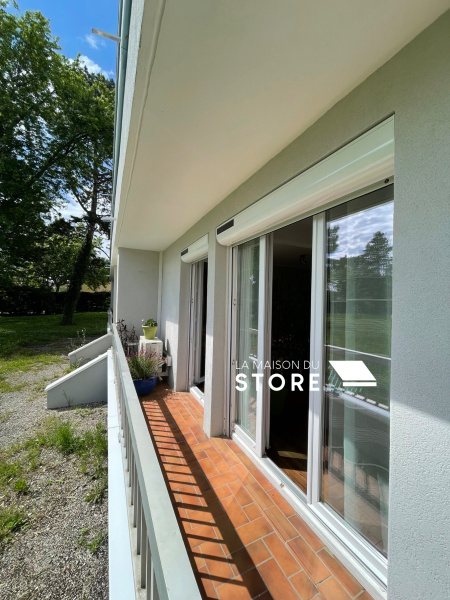 Installation de volets roulants solaires à Valence 26000