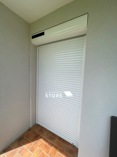 Installation de volets roulants solaires à Valence 26000