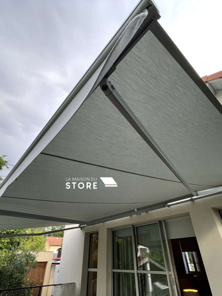 Conception d'un store banne monobloc à Valence 26000