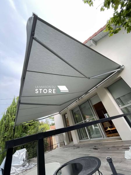 Installation d'un store banne monobloc à Valence 26000