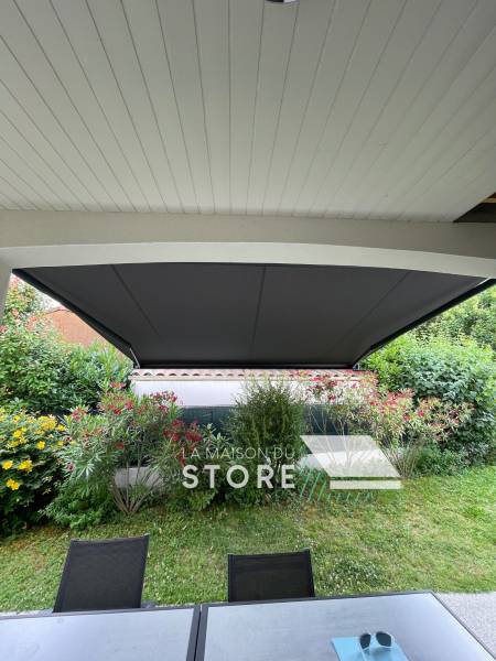 Vente et pose d'un store banne coffre sur mesure motorisé à Portes-lès-Valence (26800), proche de Valence (26000)