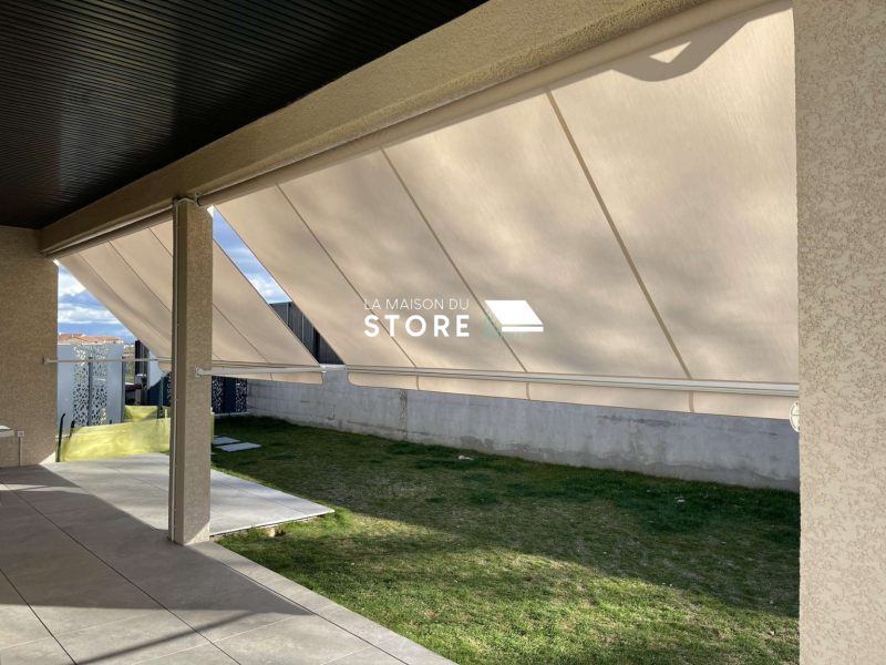 Conception de deux stores à projection bannette 